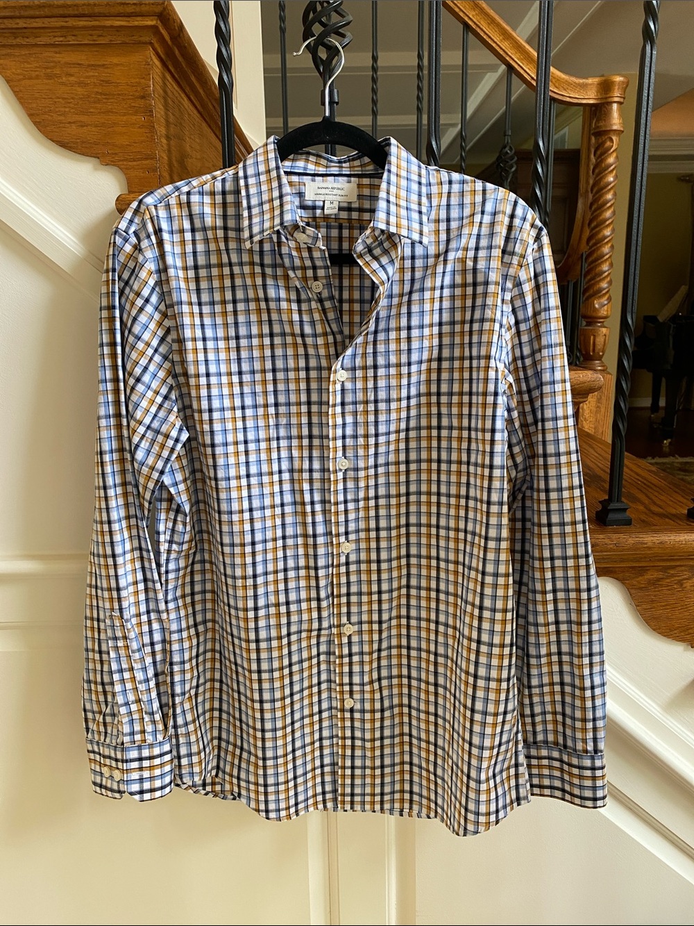 BANANA REPUBLIC Button Down Shirt